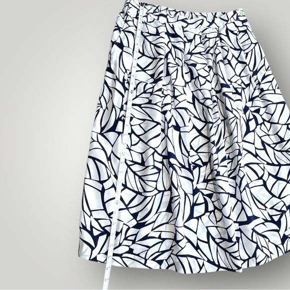 Alfred Dunner Abstract Patterned Midi Skirt - Navy/White - Picture 5 of 13